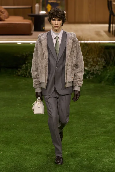 Look 69
